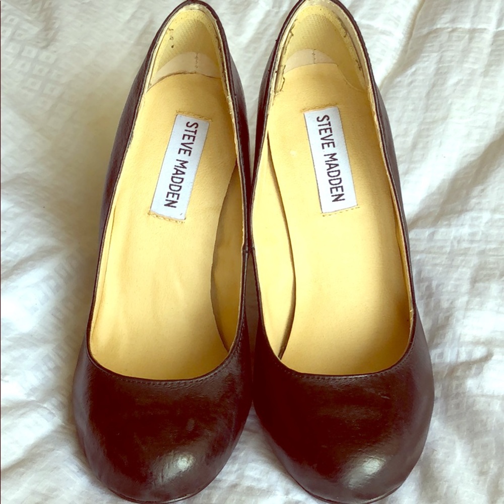 Steve Madden Round toe pump